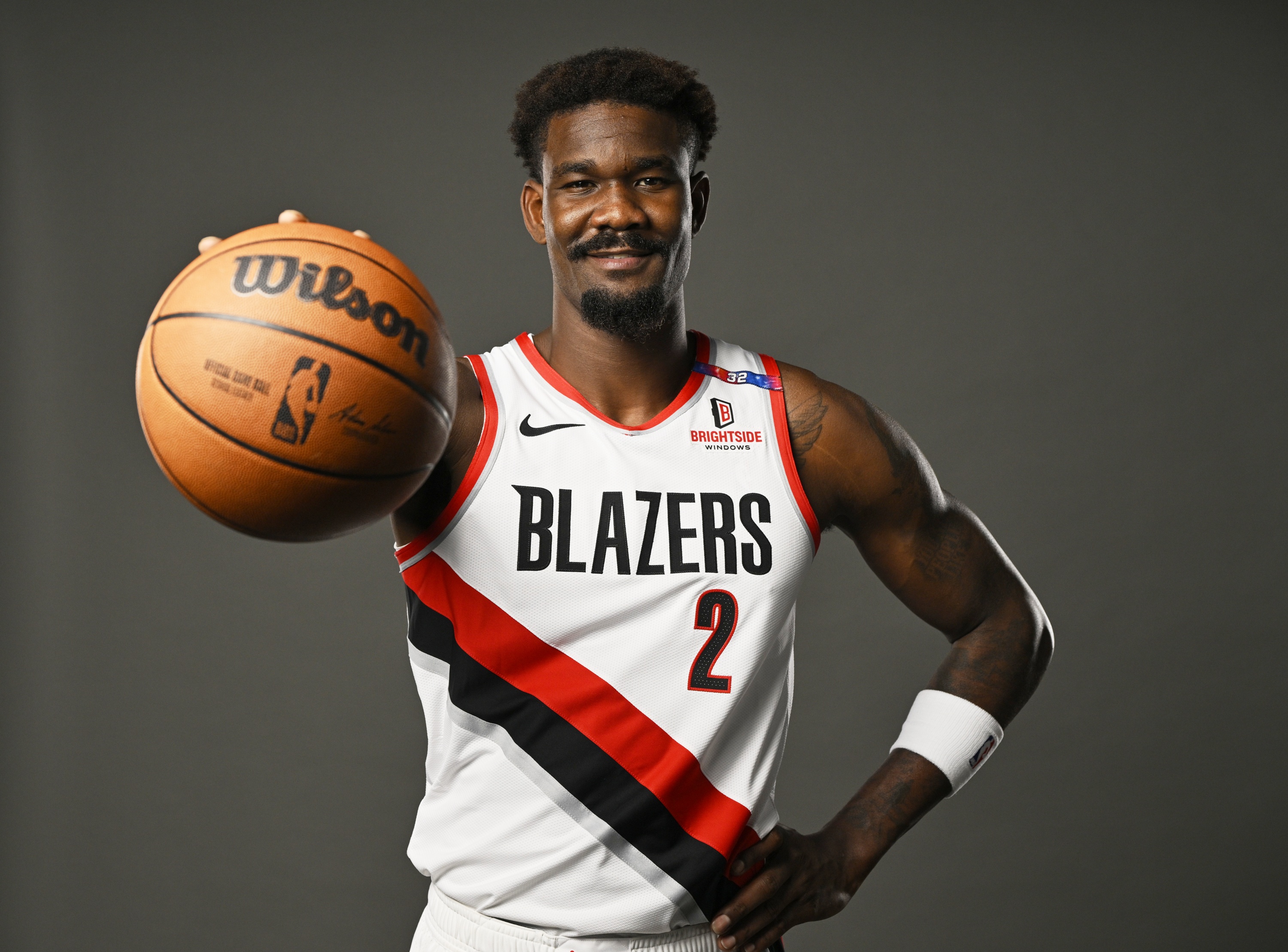 开拓者球员发布成名之作震惊全场