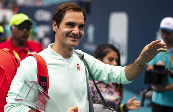 费德勒迎来十二赛季高光表现，湖人球迷沸腾！的简单介绍