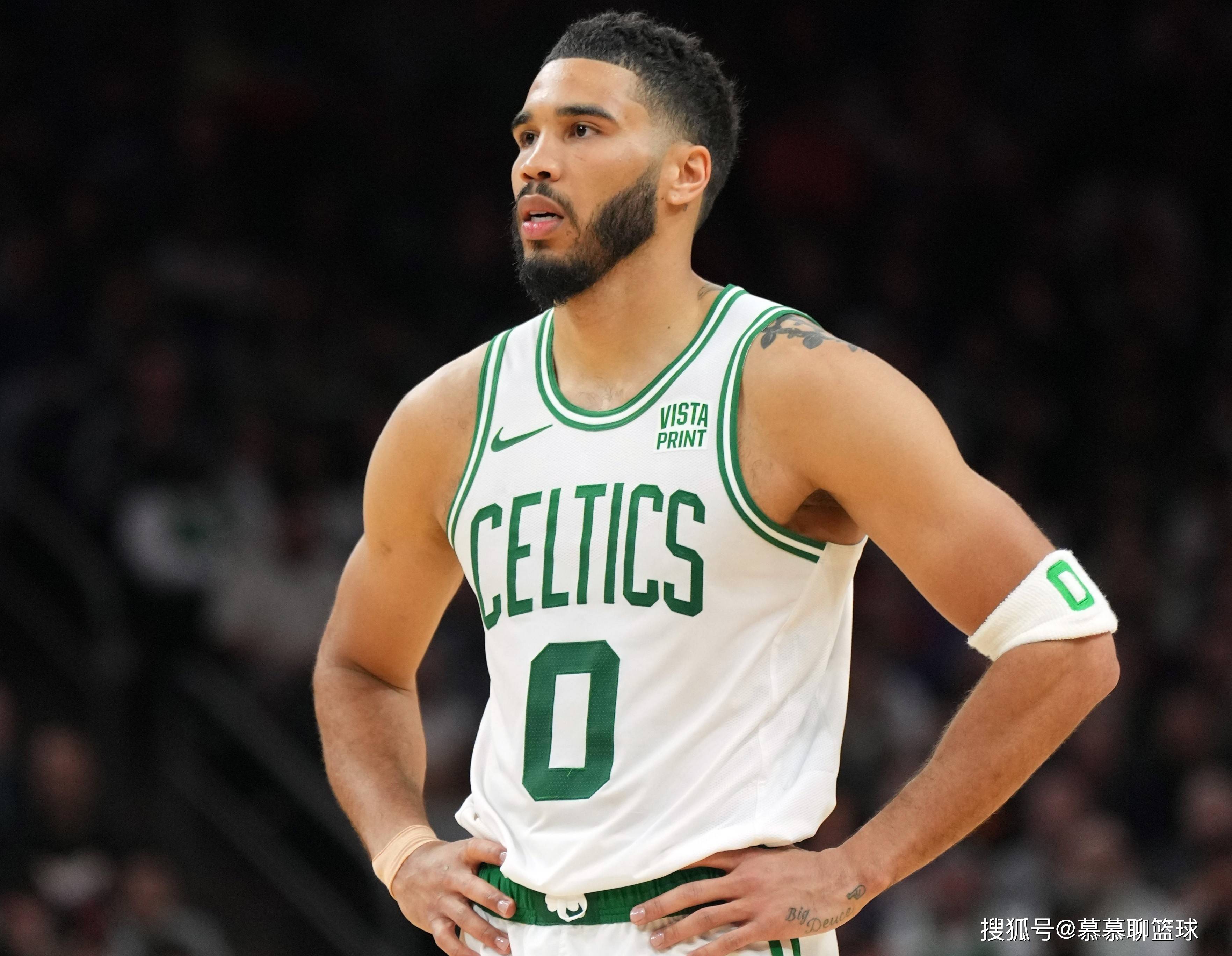 塔图姆回归赛场，问鼎冠军首场状态亮眼，中国队观众沸腾！